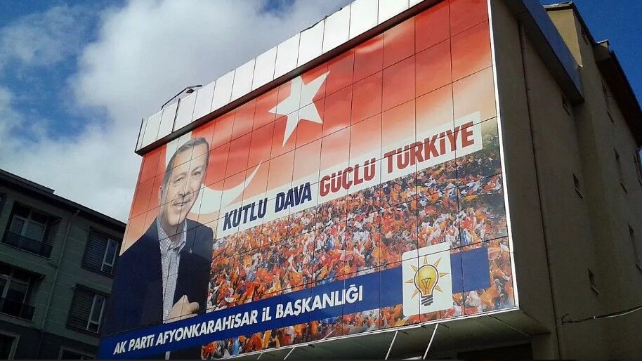 AK Parti'den, Belediye Başkanı'na Saldırıya Sert Kınama