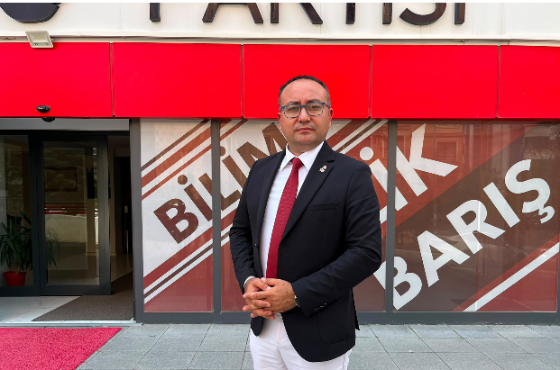 Dere, “Devletin İtibarı Lüks Makam Araçlarıyla Ölçülmez”