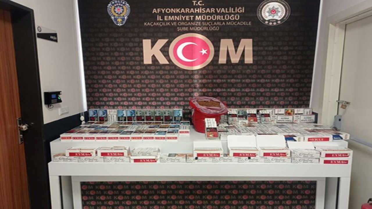 POLİS, SİNANPAŞA’DA 20 BİN MAKARON ELE GEÇİRDİ