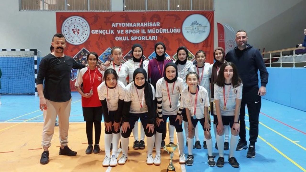 ÇAYIRBAĞ’IN KIZLARI 3 YILDIR ÜST ÜSTE ŞAMPİYON!