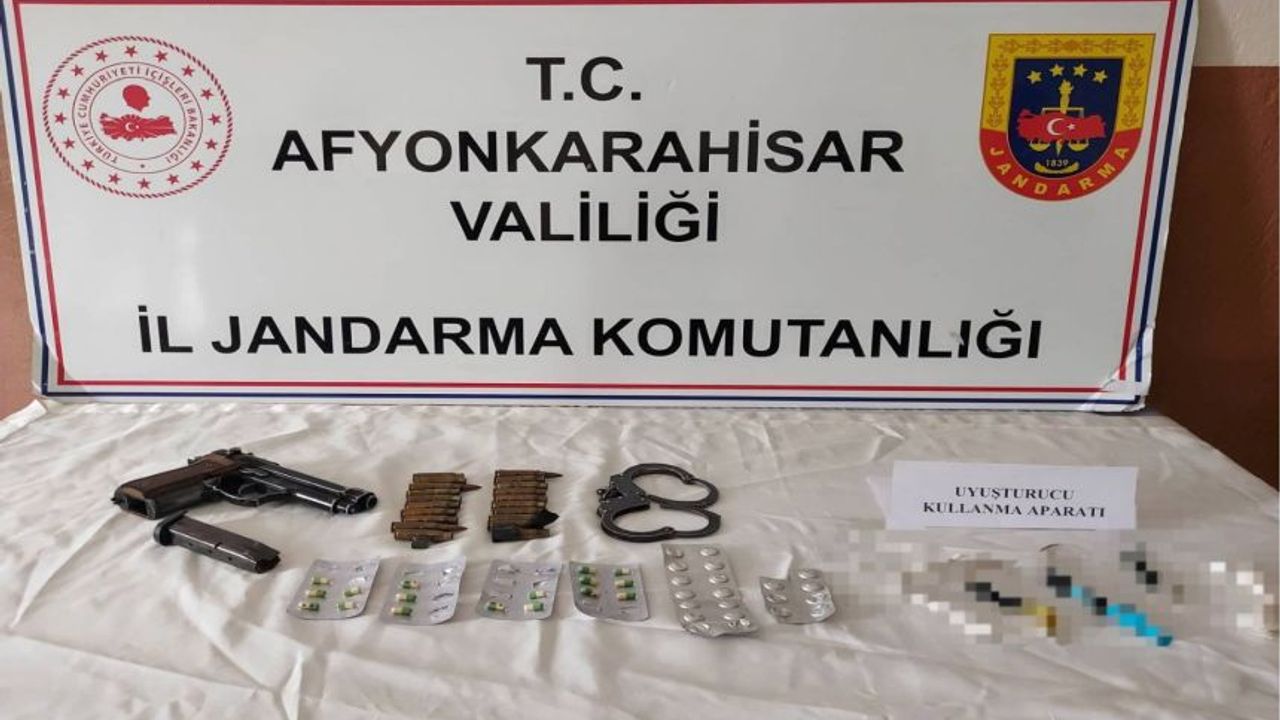 JANDARMA UYUŞTURUCU HAP ELE GEÇİRDİ