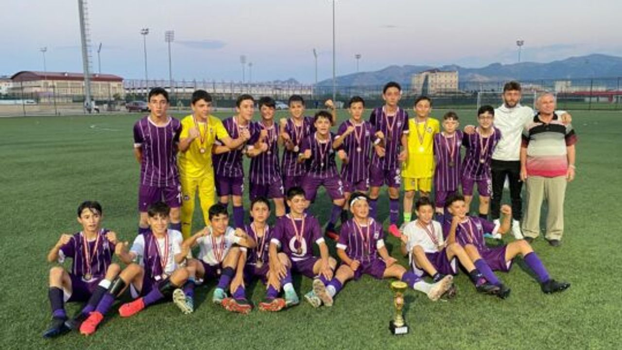 AFYONSPOR U-13’LERİN ŞAMPİYON OLARAK TAMAMLADI