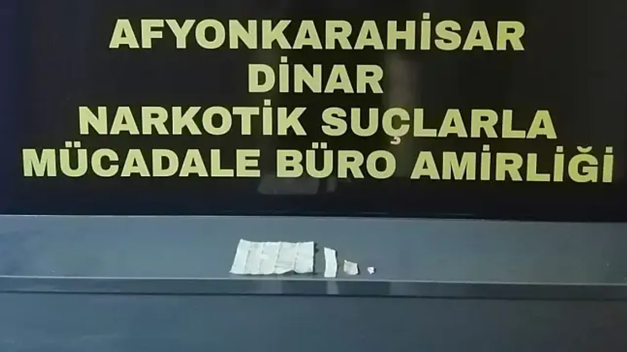 DİNAR’DA POLİS 430 İÇİMLİK PEÇETEYE EMDİRİLMİŞ BONZAİ ELE GEÇİRDİ