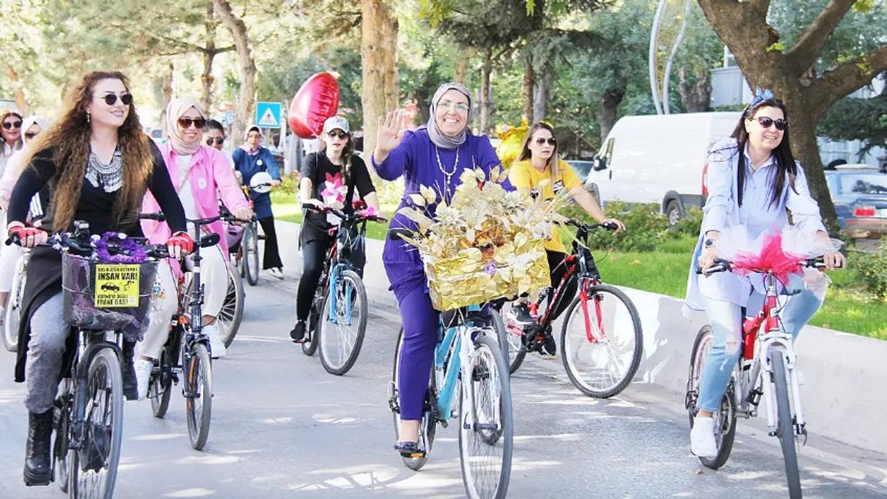 KADINANALAR BİSİKLET TOPLULUĞU PEDAL ÇEVİRECEK!