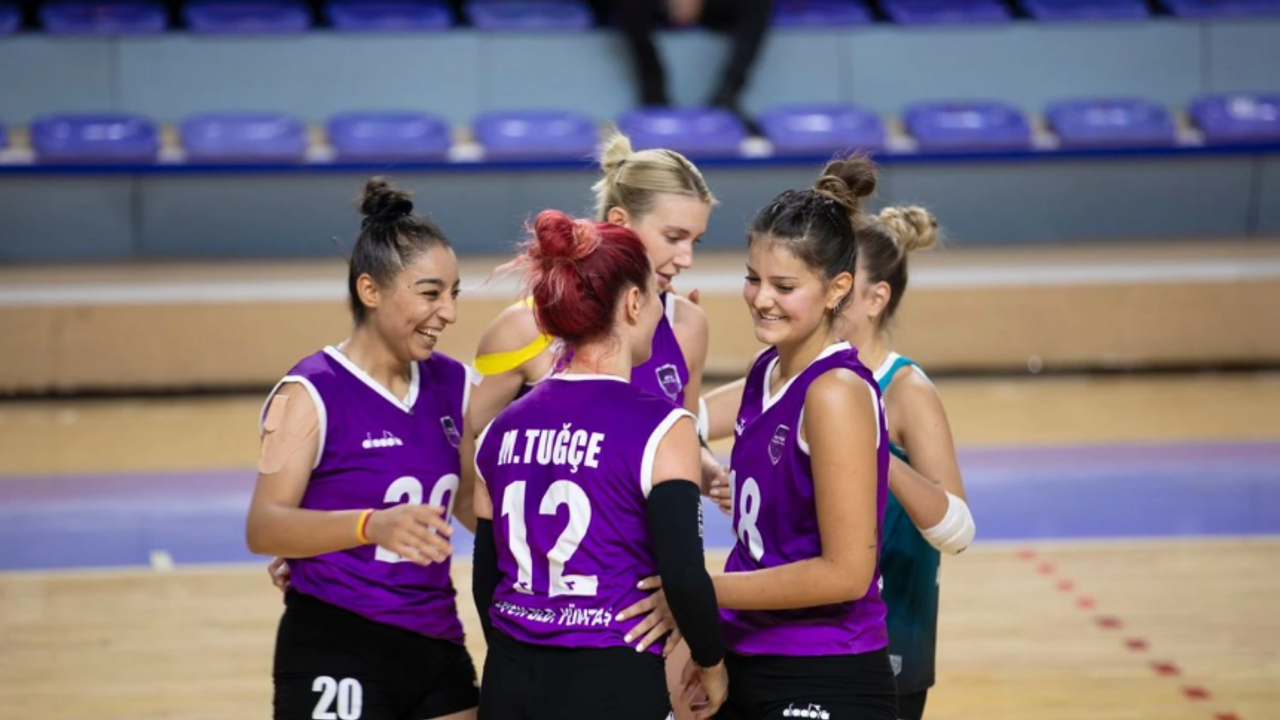 AFYON’UN SULTANLARI MAÇI 3-0 KAYBETTİ