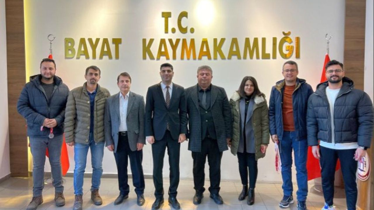 KAYMAKAM’DAN ÖĞRETMENLERE ÖDÜL