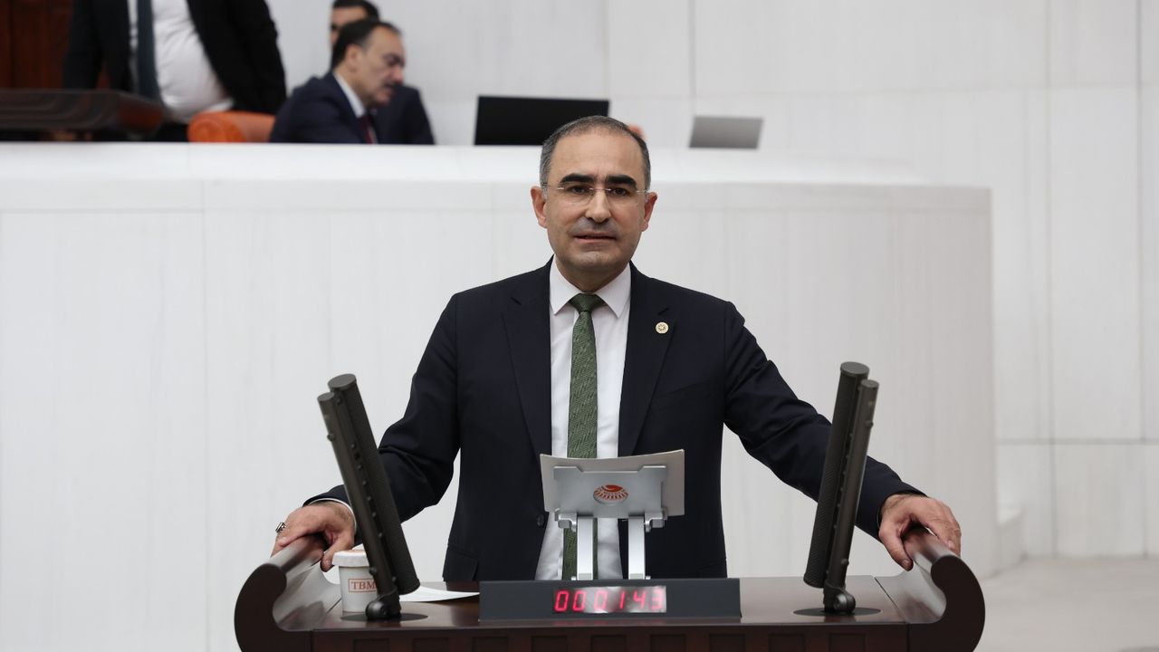 MİLLETVEKİLİ ARSLAN, "ÖĞRETMENLERİMİZ EVDEN ÇIKARKEN, İŞE DEĞİL OKULA GİDİYORUM DER"
