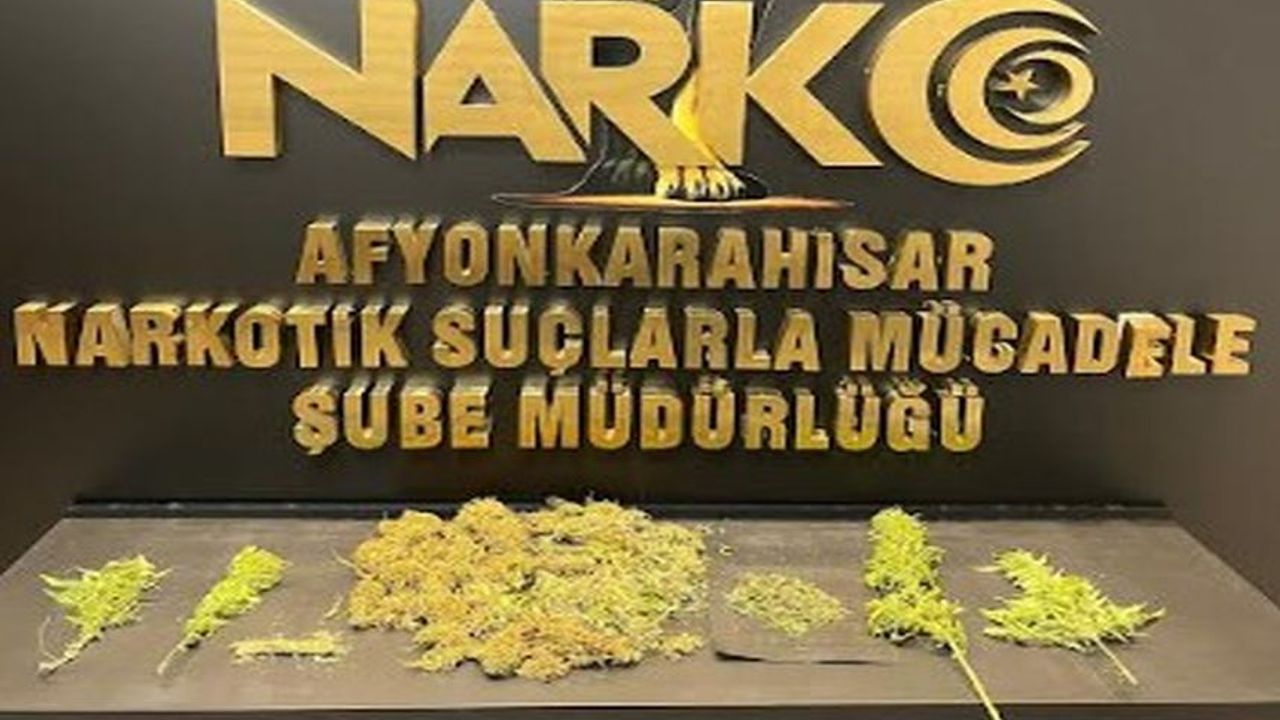 POLİS’TEN SOKAK SATICILARINA OPERASYON