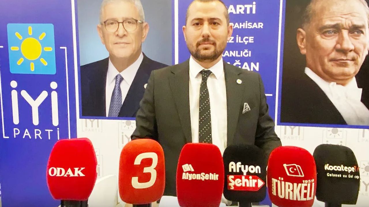 İYİ Parti Merkez İlçe Başkanı Melih Köken Güven Tazeledi