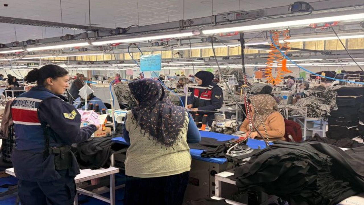 Jandarma KADES Uygulaması Bilgilendirme Faaliyetlerine Devam Ediyor