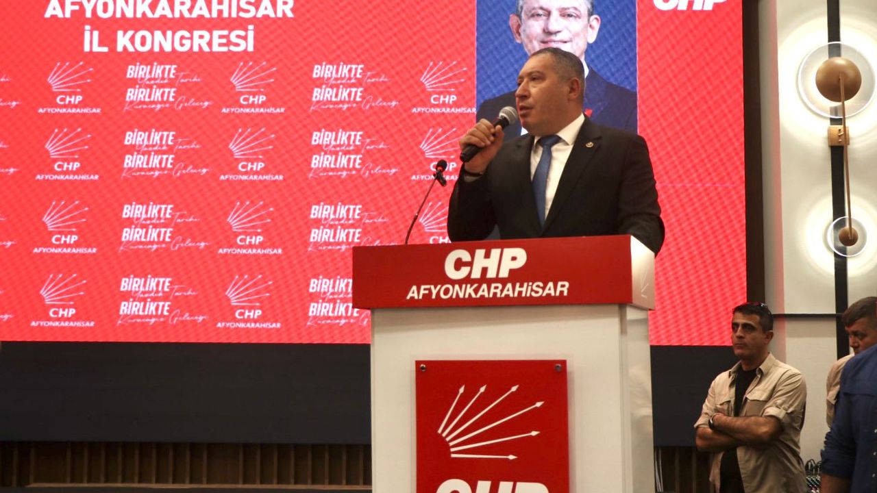 Başkan Topçu Kongreye Damga Vurdu: “Yalnız Bırakıldım Ama Mücadeleye Devam”