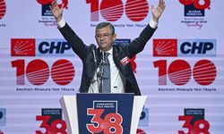 CHP'NİN YENİ BAŞKANI ÖZGÜR ÖZEL..