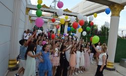 ATATÜRK İLKOKULU ÖĞRENCİLERİNDEN  MİNİK ALİ ASAF’A BALONLARLA DESTEK