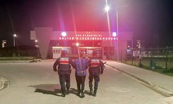 JANDARMA ARANAN HÜKÜMLÜ ŞAHSI YAKALADI