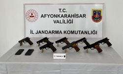 JANDARMA SİLAH TACİRİNİ YAKALADI