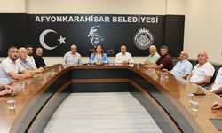 BAKAN TEKİN’DEN BELEDİYE BAŞKANI BURCU KÖKSAL’A ÇİÇEK