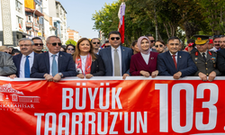 Zafer Haftası Yürüyüşüne Yoğun Katılım