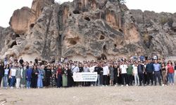 "Gelin Tanış Olalım" Gezisi Kapsamında 850 Öğrenci Frig Vadisi'nde Buluştu