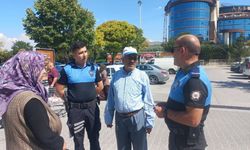 Emniyet Görevlileri Vatandaşları Bilgilendiriyor