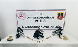Jandarma Düğün Magandalarında 9 Tabanca Ele Geçirdi