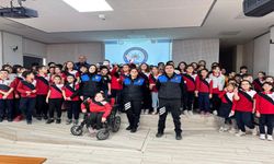 Emniyet Görevlileri Öğrencileri Bilinçlendirmeye Devam Ediyor
