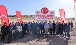 Sandıklı’da “Bir Kitap, Bir Fidan, Geleceğe Nefes Oluyoruz”Programı