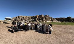 AKÜ TÖMER Öğrencileri, Cumhuriyet’in 102. Yılını Frigya’da Çevre Temizliğiyle Kutladı