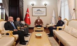 Vali Yiğitbaşı’na Jandarma Asayiş Vakfı’ndan Onursal Başkan Kimliği