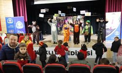 Sandıklı Belediye Başkanı Adnan Öztaş’tan Çocuklara Karne Hediyesi