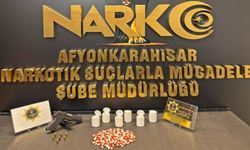 Polis Şüpheli Araçta Uyuşturucu Hap Ele Geçirdi