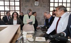 Vali Yiğitbaşı, Gençlerle Birlikte Yöresel Lezzet “Göce Köttüsü” Yoğurdu