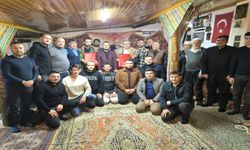 Milletvekili Yurdunuseven’e Yörüklerden Bayrak Emaneti