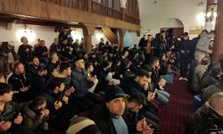 Kandili'nda Camiler Doldu, Taştı