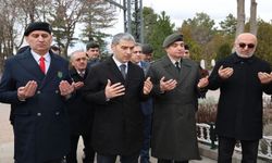 Vali Aktaş'tan Hava Şehitliği'ne Ziyaret