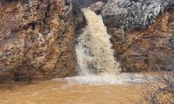 Dinar'da 7 Yıldır Akmayan Şelale Akmaya Başladı