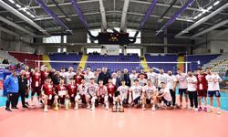 Voleybol Finali Tamamlandı! 4 Takım 1. Lig’e Yükseldi
