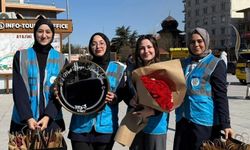 AK Gençler Kadınlar Günü’nü Kutladı