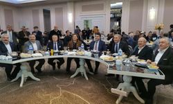 Demokrat Parti İftarında Uysal’dan, Ekonomi ve Siyaset Gündemine Sert Eleştiriler