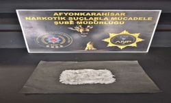 Polis, Otomobilde uyuşturucu le geçirdi