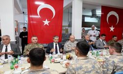 Vali Aktaş İftarını 17.Hava Savunma Komutanlığında Yaptı