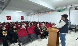 Polis Sandıklı’da Öğrencileri Bilgilendirdi
