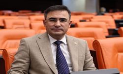Arslan, “Ezan; Müslüman aleminin namaza çağrısının ortak simgesidir.”