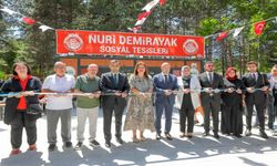 Nuri Demirayak Parkı Kafeteryası Hizmete Açıldı