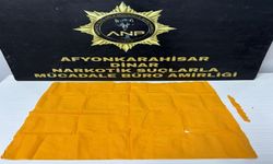 Polis Peçeteye Emdirilmiş Uyuşturucu Ele Geçirdi