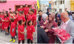 Sandıklı'da İş İnsanı 100 Çocuğa A Milli Takım Forması Dağıttı
