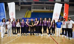 Afyonkarahisar’da Büyük Kadınlar Voleybol Müsabakaları Sona Erdi