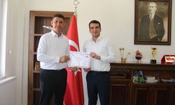 Kaymakam'dan Muhtara Başarı Ödülü...