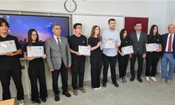 Ahmet ve Ömer Kocaşaban Fen Lisesi Öğrencilerine Tablet ve Teşekkür Belgesi Dağıtıldı