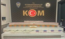 Polis Araçta Kaçak Sigara Ele Geçirdi