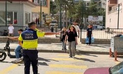 Sandıklı’da Okul Çıkışlarında Zabıta Görev Yapıyor